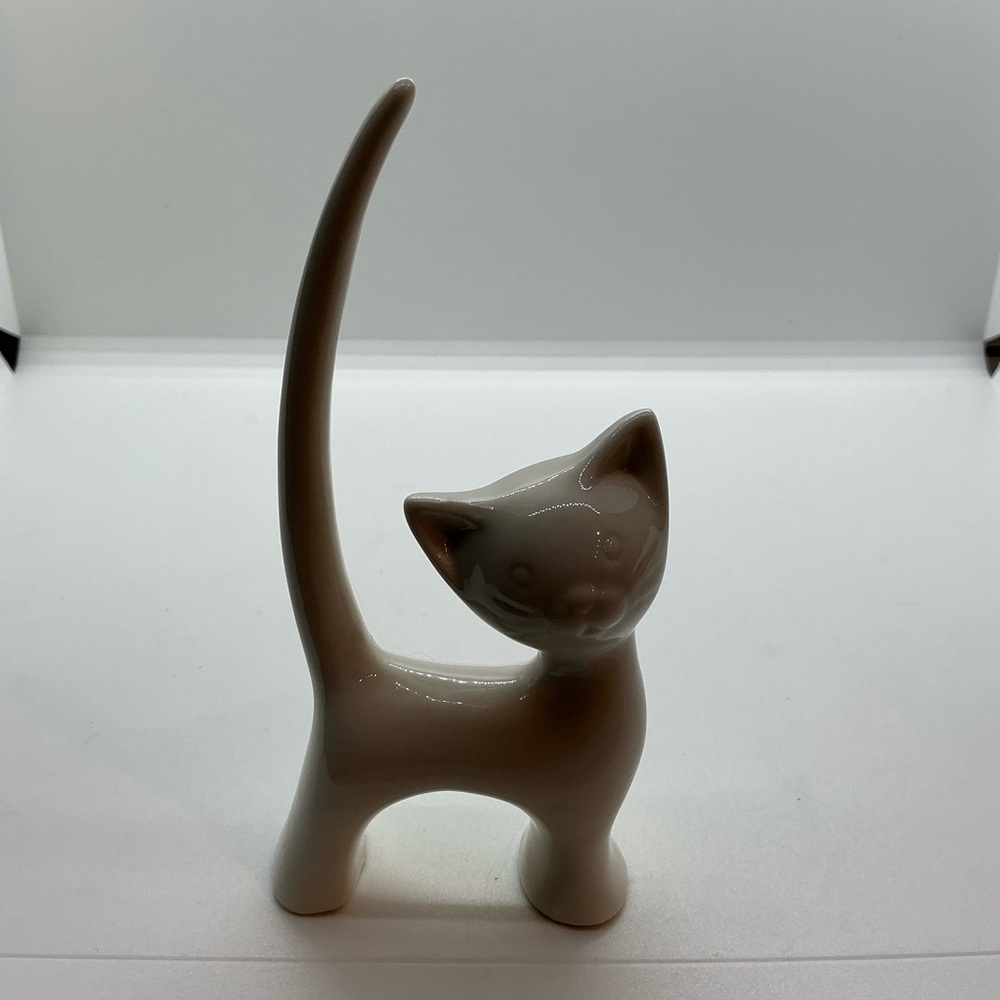 Creative Co-Op White Stonewear Art Deco Cat Kitten Feline Figurine Ring Holder